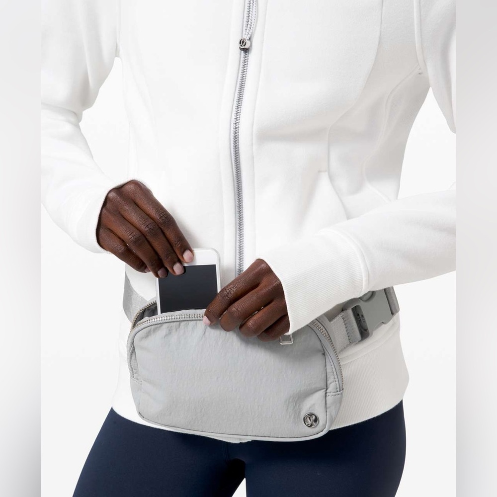Lululemon Everywhere Belt Bag *1L Silver Drop Travel Crossbody Casual Nylon